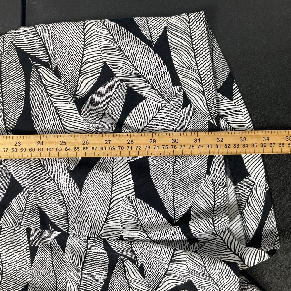 LOFT Romper Womens 8P Black Leaf Print V-Neck Pocket Botanical‎ Resort Travel - Picture 14 of 16
